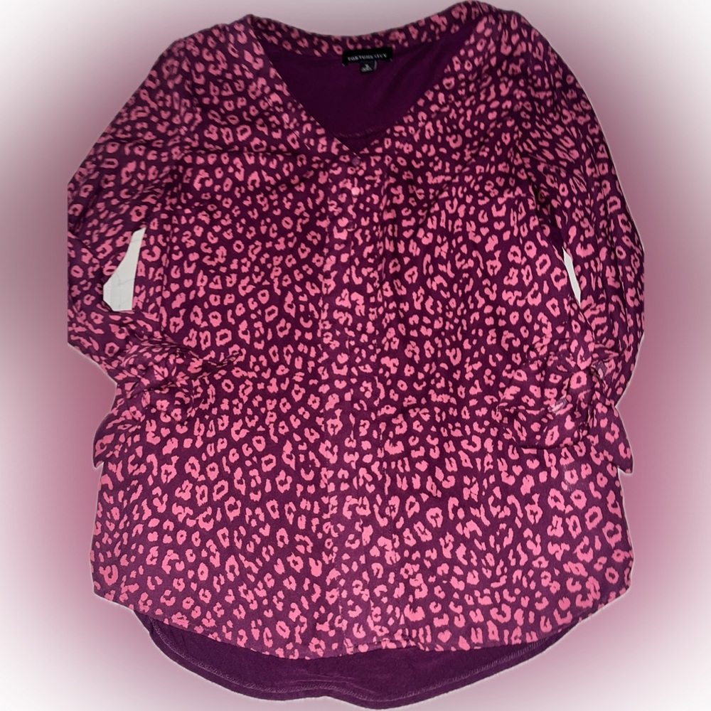 NWOT WOMENS SIZE M BLOUSE